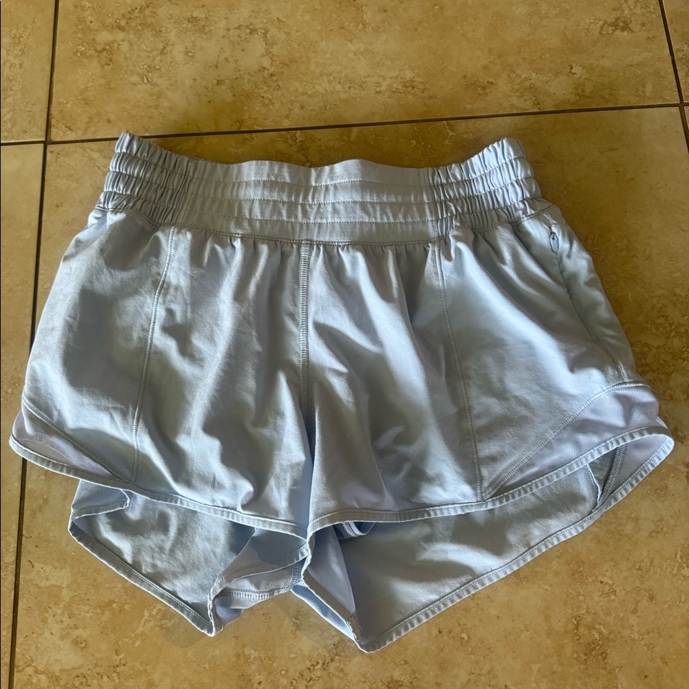 lululemon hotty hot high-rise lined short 2.5”